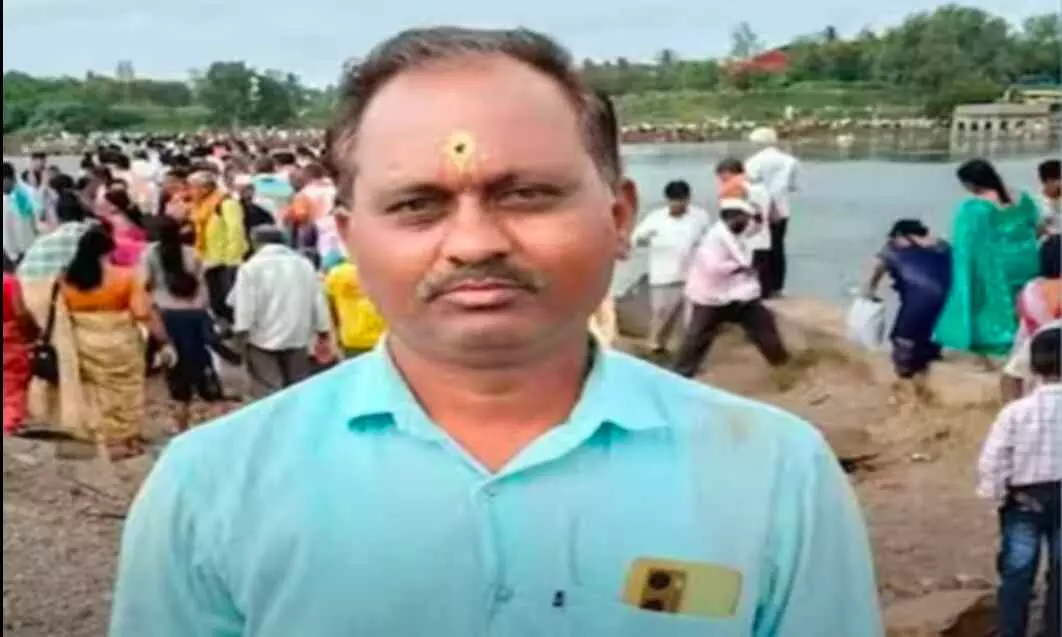 दर्दनाक हादसा - बिजली के तार की चपेट में आने से किसान सहित बैलजोड़ी की मौत दर्दनाक हादसा - बिजली के तार की चपेट में आने से किसान सहित बैलजोड़ी की मौत