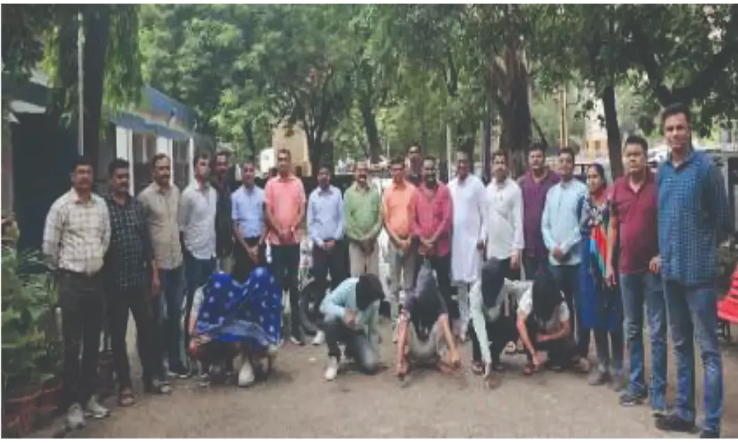 ड्रग्स तस्करों के अड्डे पर छापामारी में आधा दर्जन आरोपी गिरफ्तार, 6 वाहन जब्त
