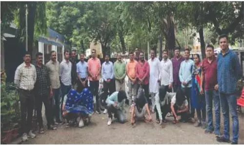 ड्रग्स तस्करों के अड्डे पर छापामारी में आधा दर्जन आरोपी गिरफ्तार, 6 वाहन जब्त