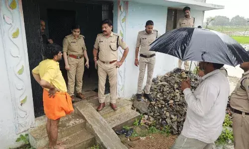 गले में चाकू घोपकर युवक ने की दोस्त की हत्या