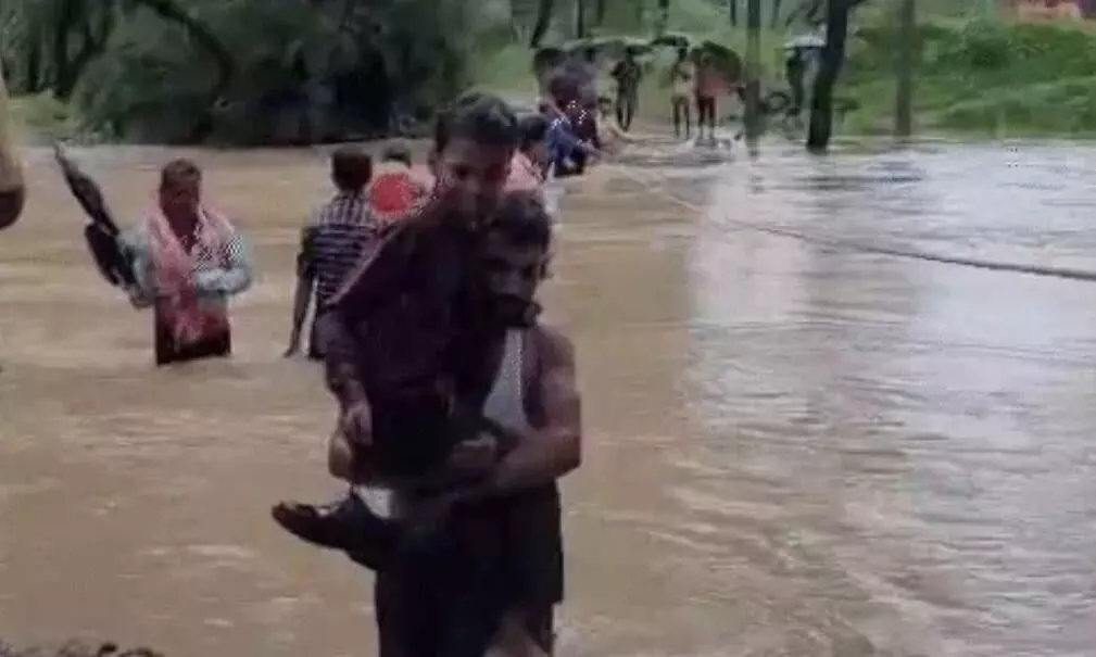 राजस्थान से लेकर एमपी और महाराष्ट्र से लेकर झारखंड तक कहर मचा रही मानसूनी बारिश, यूपी में 14 लोगों की मौत, कई बांधों के गेट खुले राजस्थान से लेकर एमपी और महाराष्ट्र से लेकर झारखंड तक कहर मचा रही मानसूनी बारिश, यूपी में 14 लोगों की मौत, कई बांधों के गेट खुले