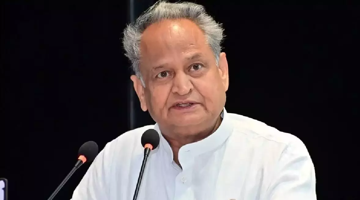 मराठी-हिंदी विवाद पर अब अशोक गहलोत की आई प्रतिक्रिया, कहा - भाषा पर झगड़ा न करें, सबका सम्मान करें मराठी-हिंदी विवाद पर अब अशोक गहलोत की आई प्रतिक्रिया, कहा - भाषा पर झगड़ा न करें, सबका सम्मान करें