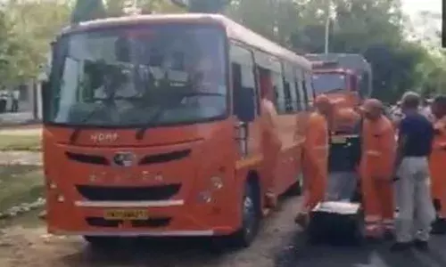 तमिलनाडु में तिरुवल्लूर रेलवे स्टेशन के पास डीजल से भरी मालगाड़ी में लगी भयावह आग, आसमान में दिखे धुएं के काले गुबार