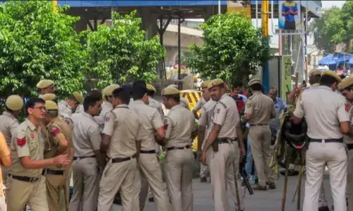 कल होने वाली ब्रजमंडल यात्रा को लेकर हरियाणा सरकार सतर्क, 24 घंटे के लिए इंटरनेट किया बंद, बल्क SMS पर भी लगाई पाबंदी