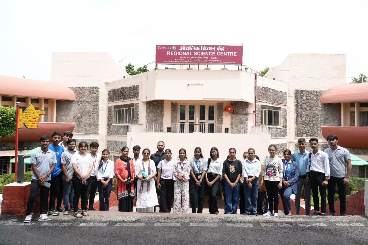 रबीन्द्रनाथ टैगोर विश्वविद्यालय के विज्ञान संचार केन्द्र द्वारा क्षेत्रीय विज्ञान केंद्र भोपाल में शैक्षणिक भ्रमण आयोजित रबीन्द्रनाथ टैगोर विश्वविद्यालय के विज्ञान संचार केन्द्र द्वारा क्षेत्रीय विज्ञान केंद्र भोपाल में शैक्षणिक भ्रमण आयोजित