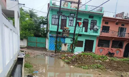 जलभराव होने से वार्ड क्रमांक १२ के रहवासी परेशान, कई बार आवेदन के बाद भी समस्या जस की तस
