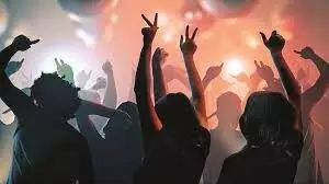 फार्म हाउस में रेव पार्टी पर छापा , मैनेजर सहित 9 लोगों पर प्रकरण दर्ज फार्म हाउस में रेव पार्टी पर छापा , मैनेजर सहित 9 लोगों पर प्रकरण दर्ज