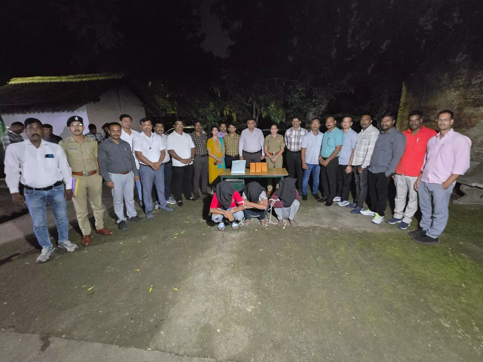 दिल्ली से नागपुर आकर करते थे चेन स्नैचिंग, गिरोह के 3 साथी गिरफ्तार दिल्ली से नागपुर आकर करते थे चेन स्नैचिंग, गिरोह के 3 साथी गिरफ्तार