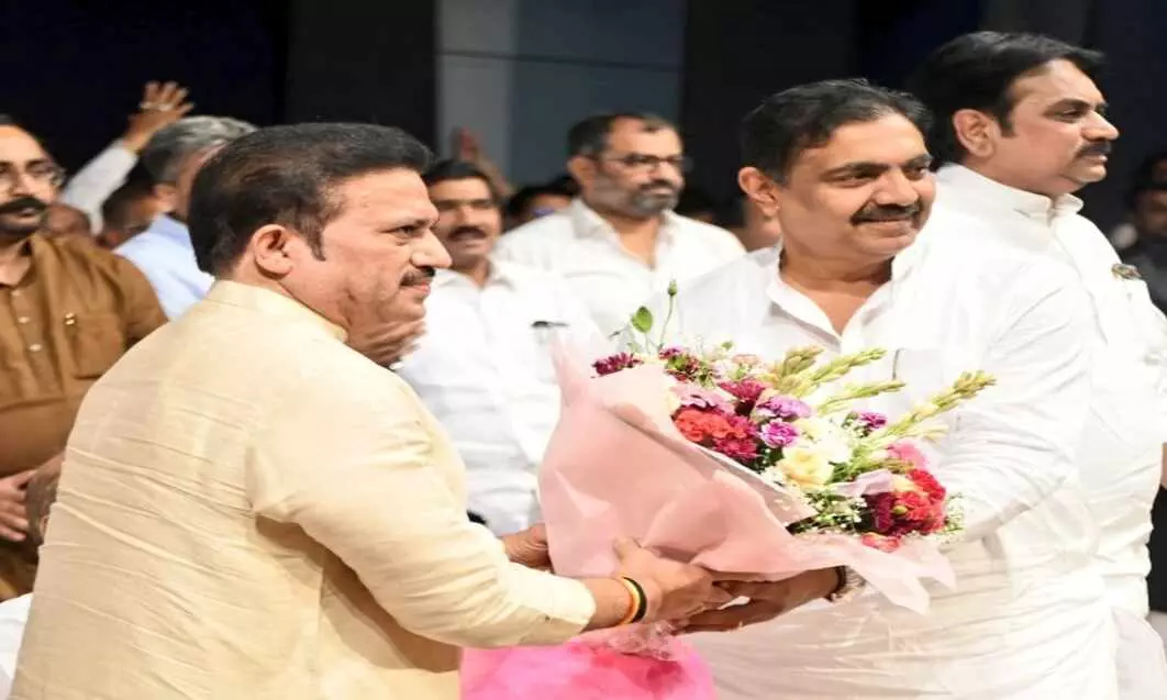 शशिकांत शिंदे बने राकांपा शरद के नए प्रदेश अध्यक्ष, जयंत पाटील हुए भावुक शशिकांत शिंदे बने राकांपा शरद के नए प्रदेश अध्यक्ष, जयंत पाटील हुए भावुक