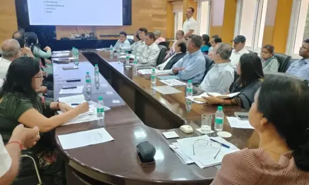 ई-ऑफिस लाइट के क्रियान्वयन को लेकर उसकी प्रगति की मुख्य सचिव की अध्यक्षता में समीक्षा