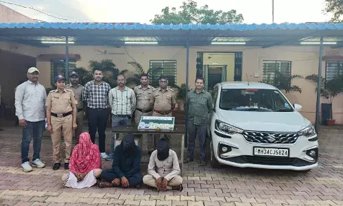 शराबियों से पैसे ऐंठने वाले नकली पुलिस का गिरोह पकड़ाया