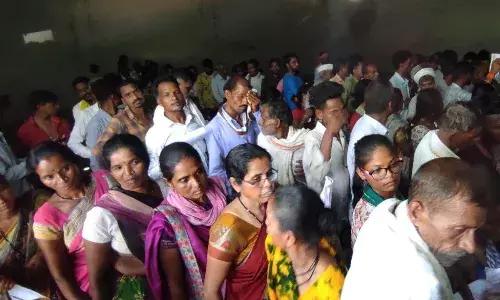 जिले में यूरिया के लिए मचा हाहाकार, किसान परेशान, खाद की सप्लाई धीमी