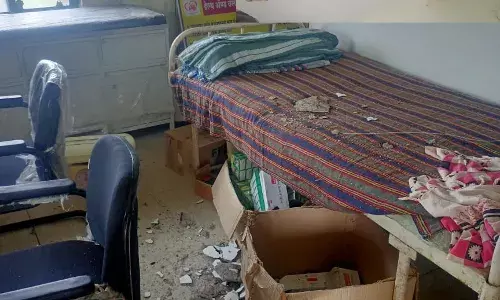 मरपल्ली स्वास्थ्य उपकेंद्र का स्लैब ढहा ,हादसा टला, अस्पताल में नहीं था कोई