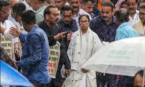 बंगालियों पर अत्याचार बर्दाश्त नहीं, भाषा विवाद को लेकर बीजेपी पर बरसीं ममता बनर्जी, सुवेंदु अधिकारी ने किया पलटवार