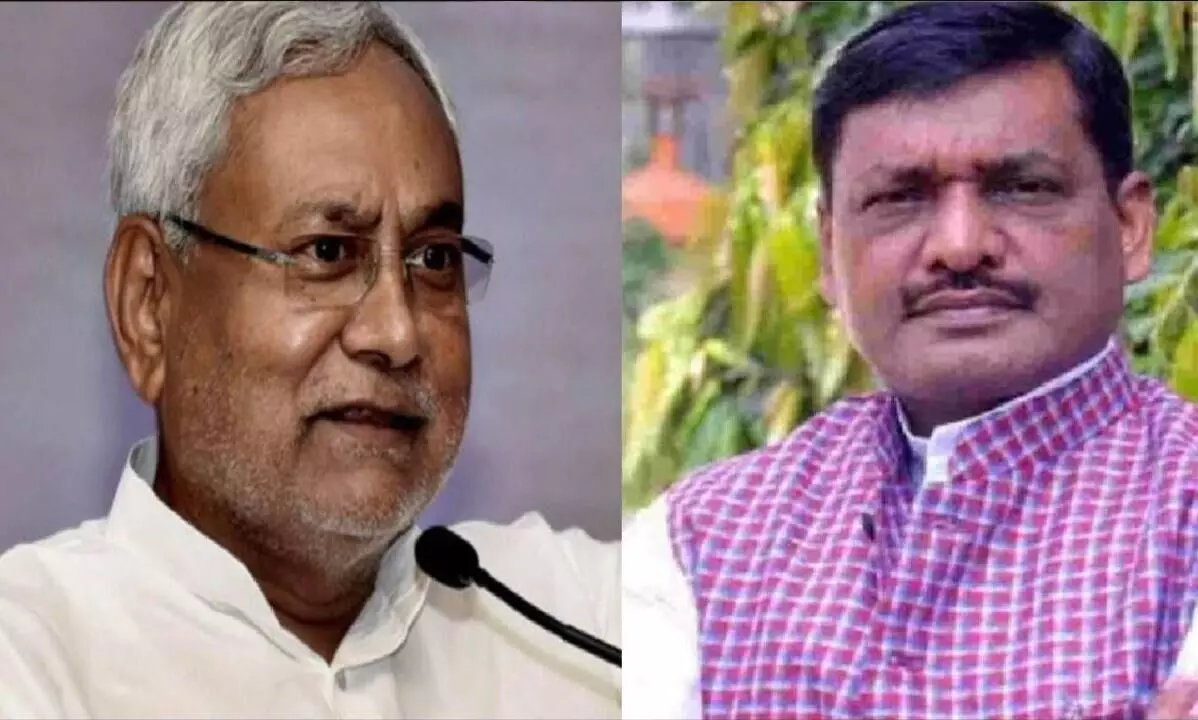 नीतीश राज में भगवान भरोसे जनता की सुरक्षा, कांग्रेस सांसद ने बिहार की कानून व्यवस्था पर कसा तंज नीतीश राज में भगवान भरोसे जनता की सुरक्षा, कांग्रेस सांसद ने बिहार की कानून व्यवस्था पर कसा तंज