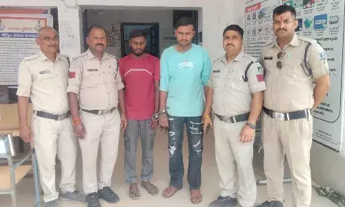 चाकू की नोक पर लूट के 2 आरोपी जबलपुर से गिरफ्तार