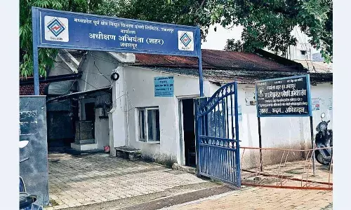 सोलर लगाने का प्रयोग हर जगह, विभाग ने खुद की छत को खाली छोड़ा