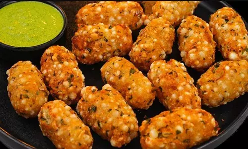 व्रत में साबूदाना की खिचड़ी और वड़े खाकर हो गए हैं बोर, तो बनाएं साबूदाना कटलेट, मन हो जाएगा खुश