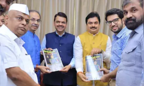 मुख्यमंत्री ने हंसी-हंसी में निमंत्रण क्या दिया..वे तो बाल बच्चों समेत पहुंच गए, उद्धव ठाकरे पर शिंदे गुट के नेता का तंज