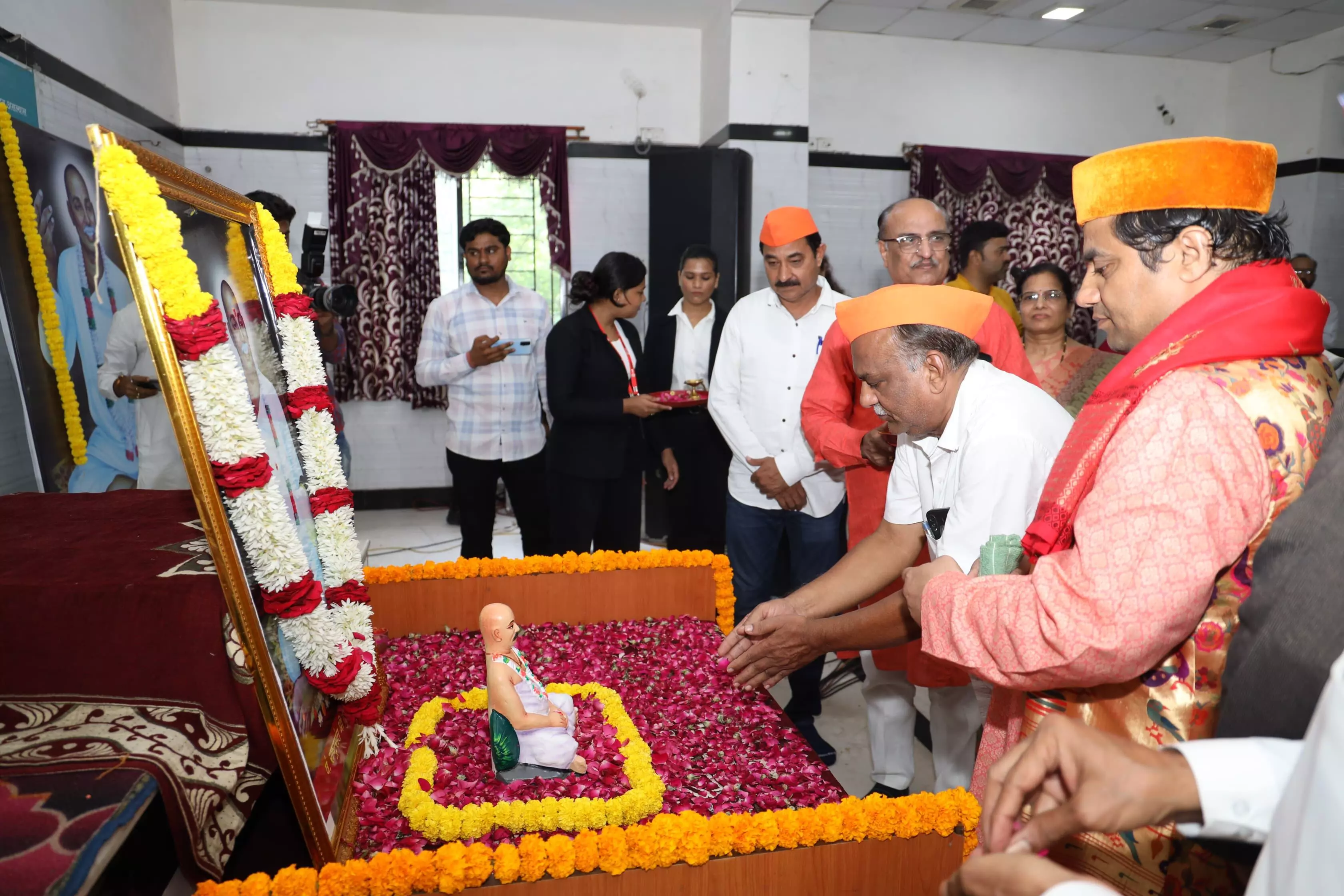बरसात के अंत तक हिंगना क्षेत्र में 300 पौधे लगाने का नारी शक्ति ने लिया संकल्प बरसात के अंत तक हिंगना क्षेत्र में 300 पौधे लगाने का नारी शक्ति ने लिया संकल्प