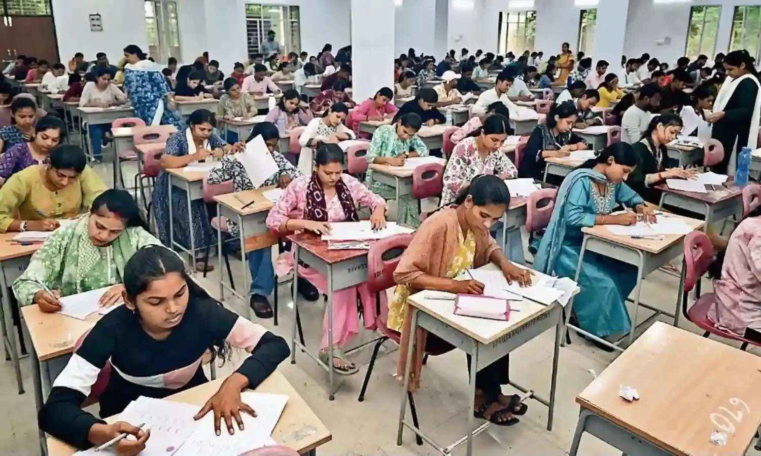 एग्जाम में स्टूडेंट्स ने दिखाया अपना हुनर