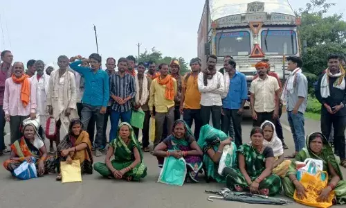 खाद की किल्लत..अमरवाड़ा में किसानों ने चक्काजाम कर किया प्रदर्शन