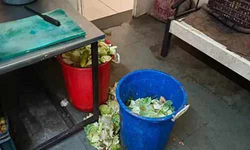 मेडिकल कॉलेज के मेस में मिली गंदगी, कॉकरोच और कीड़े