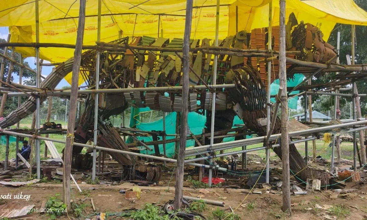 लोहे के कबाड़ से पेंच पार्क में बन रहा टाइगर का दुनिया का सबसे बड़ा स्टैच्यू लोहे के कबाड़ से पेंच पार्क में बन रहा टाइगर का दुनिया का सबसे बड़ा स्टैच्यू