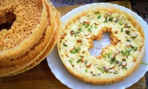 अब सावन में बनाएं मार्केट जैसे परफेक्ट मलाई घेवर, रेसिपी इतनी आसान कि झटपट बन कर हो जाएगा तैयार