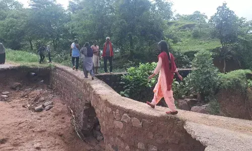 मझगांय का मोती तालाब सागर फूटा, सड़क मार्ग भी हुआ बंद, ग्रामीण पांच दिन से हो रहे परेशान, जिम्मेदार बेखबर