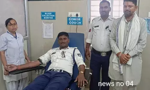 जिले के सिमरिया थाना क्षेत्र के ग्राम चिकला निवासी ने रक्तदान कर बचाई दो बेटियों की जान
