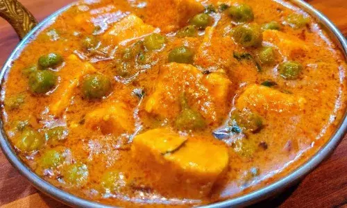 सावन के महीने में बिना लहसुन प्याज का खाना है मटर पनीर, तो इस रेसिपी का करें उपयोग, खाकर आ जाएगा मजा