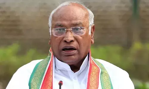 मल्लिकार्जुन खरगे का PM मोदी पर तीखा हमला, पूछा - 42 देशों के दौरे पर गए, लेकिन मणिपुर क्यों नहीं?