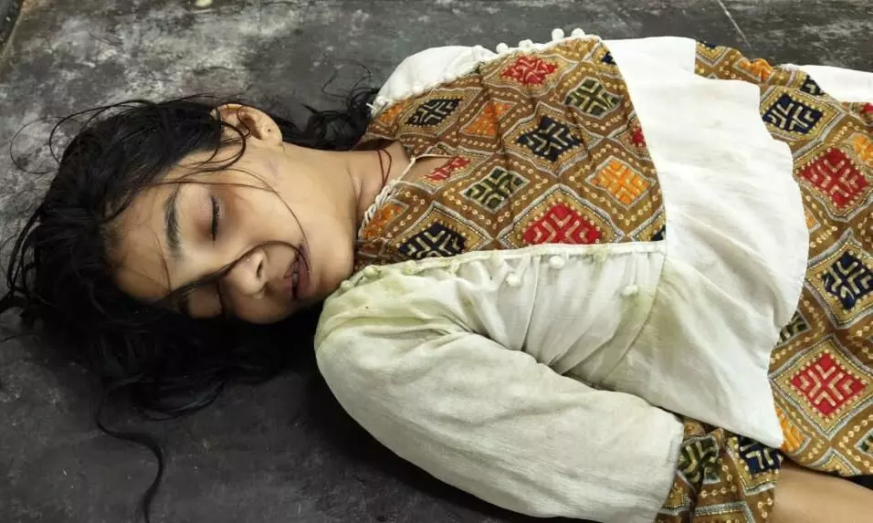विवाह के दो माह बाद नवविवाहिता ने मायके खाया जहर, उपचार के दौरान हुई मौत, ससुराल पक्ष पर लग रहे आरोप विवाह के दो माह बाद नवविवाहिता ने मायके खाया जहर, उपचार के दौरान हुई मौत, ससुराल पक्ष पर लग रहे आरोप