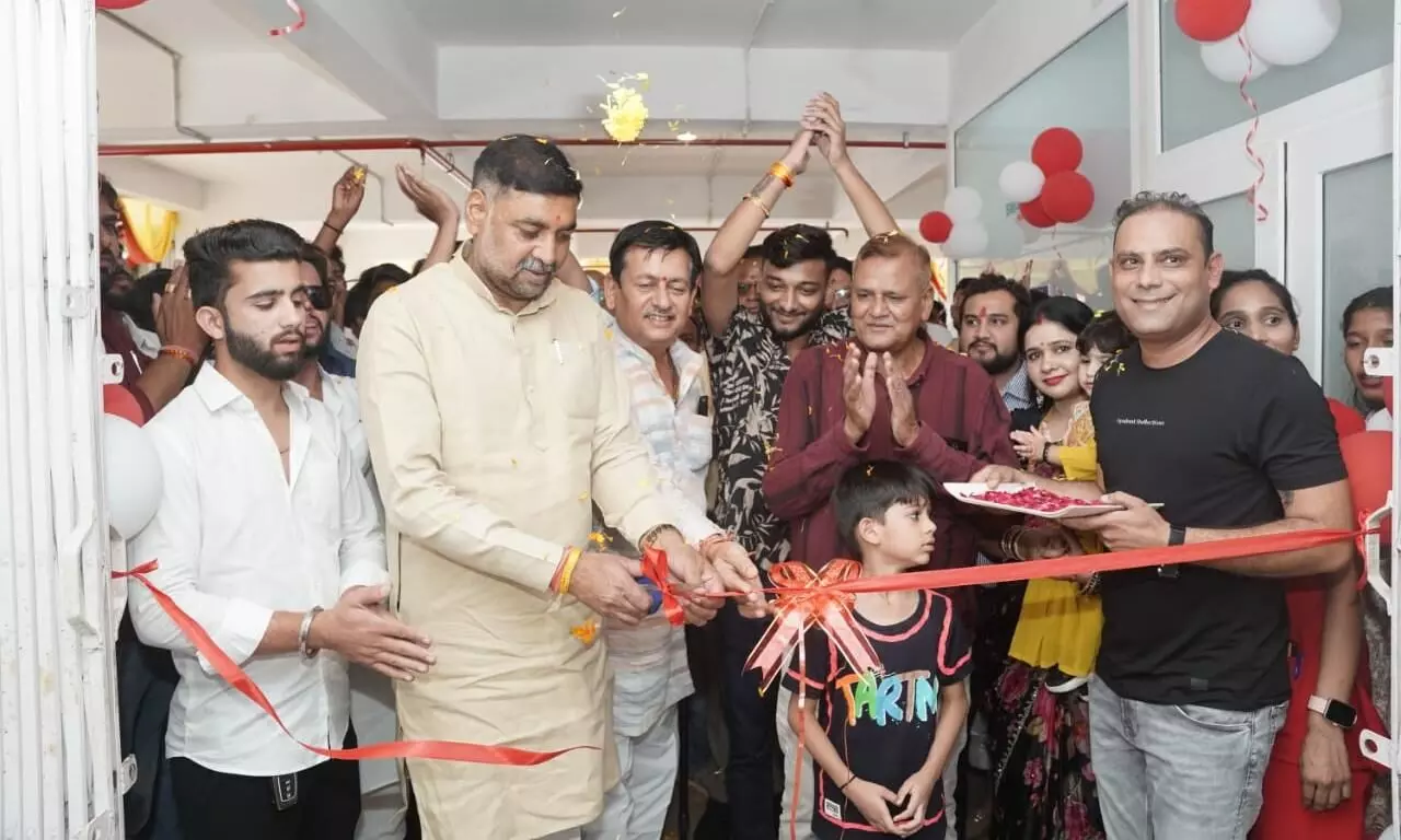 स्मार्ट सिटी हॉस्पिटल का भव्य शुभारंभ, डॉक्टर अमित खरे को बताया सच्चा समाजसेवी स्मार्ट सिटी हॉस्पिटल का भव्य शुभारंभ, डॉक्टर अमित खरे को बताया सच्चा समाजसेवी