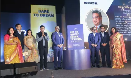 सीए विष्णु गुप्ता और सीए प्रखर गुप्ता द्वारा इंदौर में 400 से अधिक बिज़नेस लीडर्स के साथ “How the Wealthy Borrow to Win” पुस्तक का विमोचन