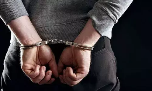 दो किशोरियों के यौन उत्पीड़न और महिला से दुराचार के आरोप में प्रफुल लोढा गिरफ्तार