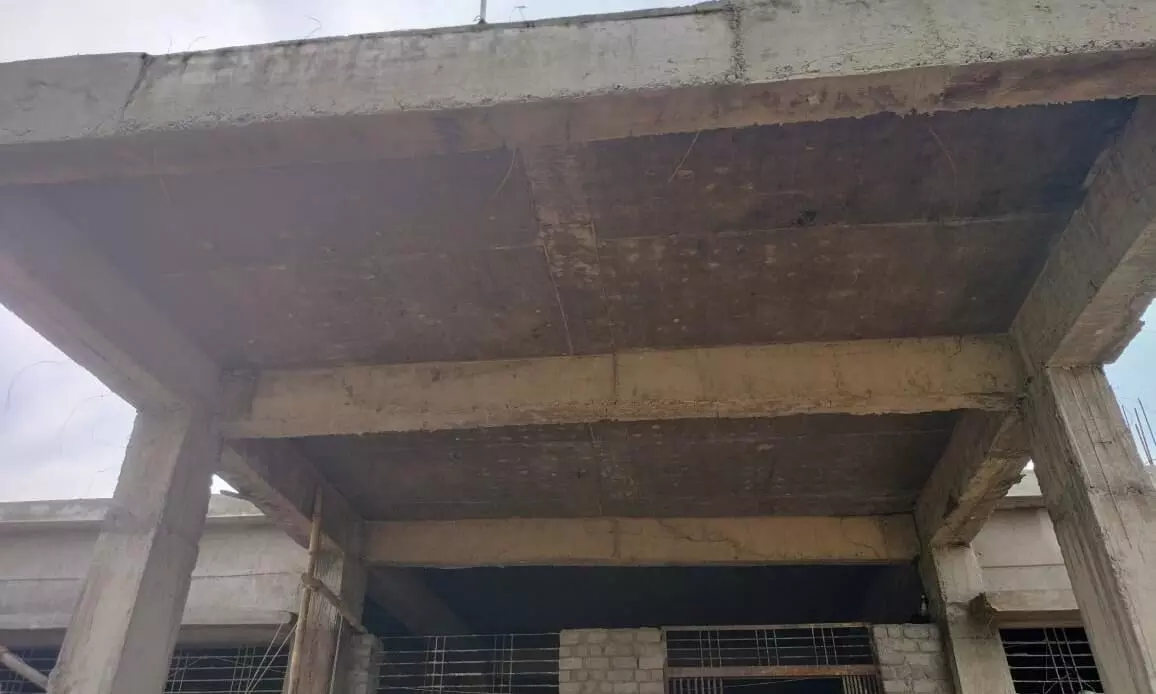 दो साल बाद भी तैयार नहीं हो पाया प्राथमिक स्वास्थ्य केन्द्र का भवन दो साल बाद भी तैयार नहीं हो पाया प्राथमिक स्वास्थ्य केन्द्र का भवन