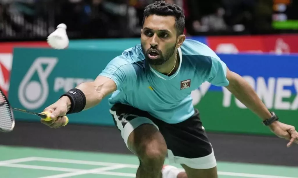 भारत के एचएस प्रणय ने मेंस सिंगल्स में हासिल की शानदार जीत, चीनी खिलाड़ी से हारकर टूर्नामेंट से बाहर हुए लक्ष्य सेन भारत के एचएस प्रणय ने मेंस सिंगल्स में हासिल की शानदार जीत, चीनी खिलाड़ी से हारकर टूर्नामेंट से बाहर हुए लक्ष्य सेन