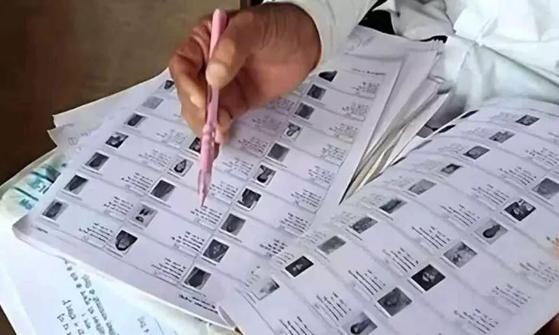 बिहार में वोटर लिस्ट से हटेंगे 51 लाख मतदाताओं के नाम, SIR को लेकर सामने आया बड़ा अपडेट बिहार में वोटर लिस्ट से हटेंगे 51 लाख मतदाताओं के नाम, SIR को लेकर सामने आया बड़ा अपडेट