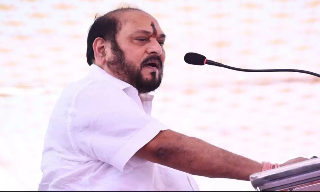 रामदास बोले - मेरे बेटे का त्यागपत्र लेकर दिखाएं अनिल, बार को लेकर शिवसेना के दोनों गुटों में बयानबाजी रामदास बोले - मेरे बेटे का त्यागपत्र लेकर दिखाएं अनिल, बार को लेकर शिवसेना के दोनों गुटों में बयानबाजी