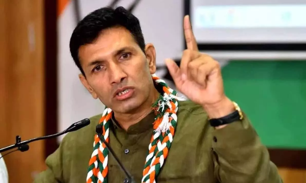 पीसीसी चीफ जीतू पटवारी ने भाजपा पर साधा निशान, कहा- देश में संविधान पर खतरा मंडरा पीसीसी चीफ जीतू पटवारी ने भाजपा पर साधा निशान, कहा- देश में संविधान पर खतरा मंडरा