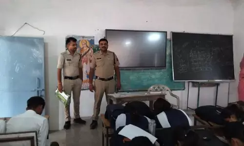 नशा मुक्ति अभियान के तहत विद्यालय में आयोजित कराई गई निंबंध प्रतियोगिता