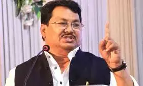 बाबू धीरज रखो जरा, सब ओपन हो जाएगा, हनी ट्रैप सीडी पर वडेट्टीवार का तंज