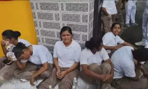 उत्तर प्रदेश के पीएसी ट्रेनिंग कैंप की महिला कांस्टेबलों ने किया विरोध प्रदर्शन, मूलभूत सुविधाओं के लगाए आरोप