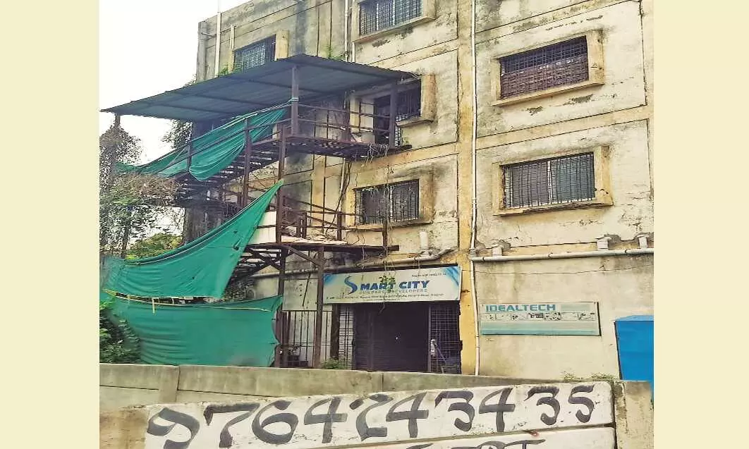 सरकारी महिला छात्रावास में दुष्कर्म का प्रयास और छेड़छाड़, शोर मचाने पर भागे सरकारी महिला छात्रावास में दुष्कर्म का प्रयास और छेड़छाड़, शोर मचाने पर भागे