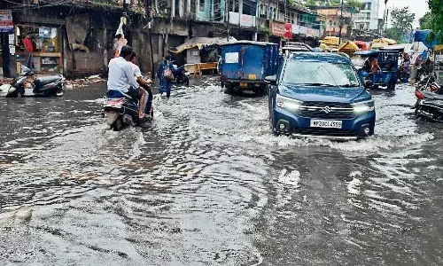 बारिश से शहर की कई सड़कें बनीं तालाब, जगह जगह हुआ जलभराव