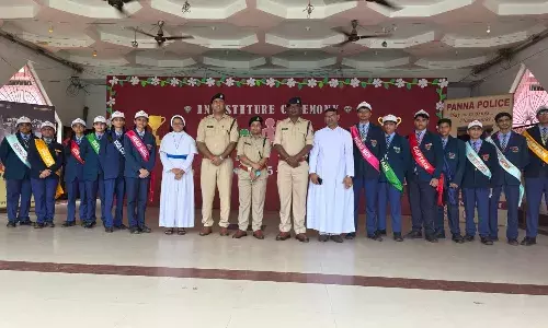 नशे से दूरी है जरूरी के तहत पन्ना पुलिस द्वारा विद्यालयों में आयोजित किये जा रहे कार्यक्रम