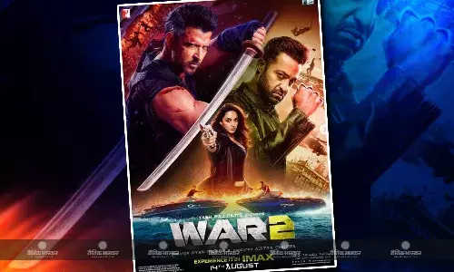 वॉर 2 के ट्रेलर रिलीज से पहले आसमान में लिखा जूनियर एनटीआर का नाम, एनटीआर के शोर में ऋतिक हुए इग्नोर