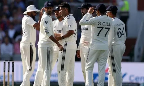 मैनचेस्टर टेस्ट में इंग्लैंड की मजबूत शुरुआत, 2 विकेट के नुकसान पर बनाए 225 रन, डकेट-क्रॉली शतक से चूके